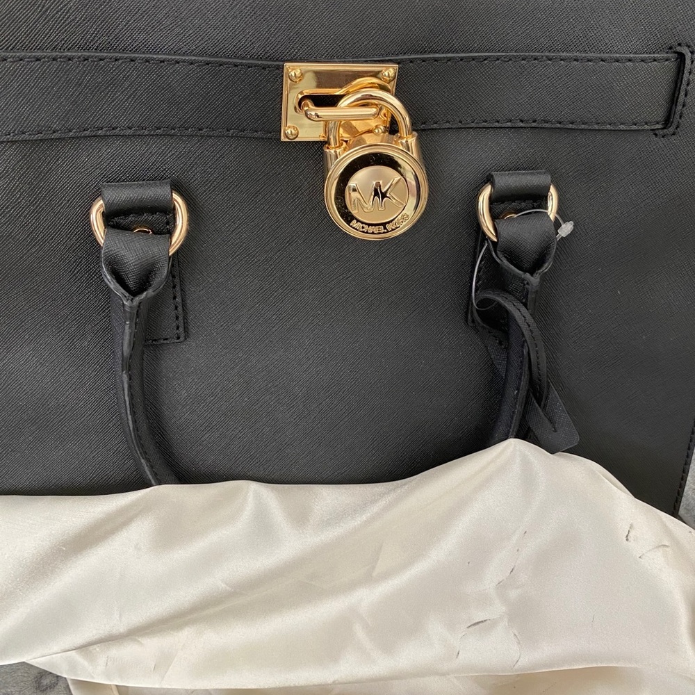 Michael Kors Hamilton Bag with gold chain - Picture 3 of 6